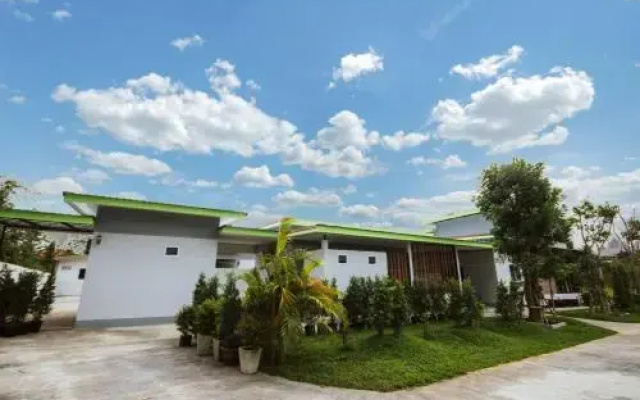 Trakoon Tor Resort