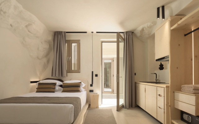 Manili Boutique Suites & Villas