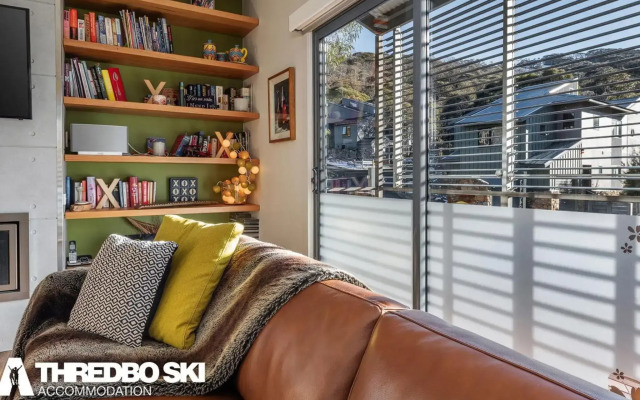 Snowbound Chalet 8