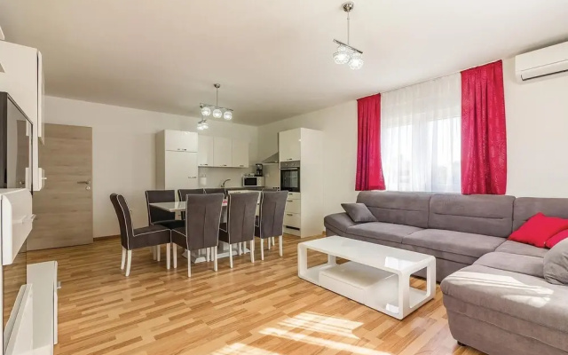 Awesome Home in Medulin With Wifi and 3 Bedrooms