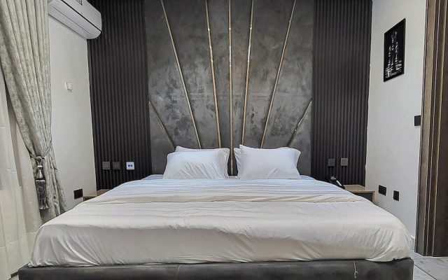 Lofty Xphere Apartment