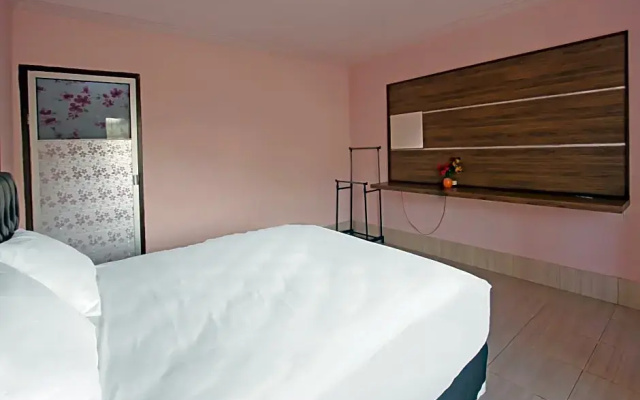 OYO 91744 Hotel Gemilang