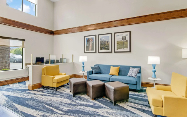 Comfort Suites near I-80 and I-94