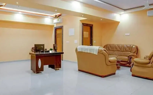 Fabhotel Sb Square