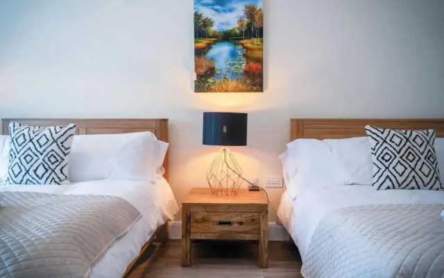 Suite 3 - Sleeping Giant Hotel - PEN Y CAE Inn