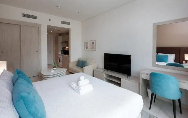 Relax in Comfort Palm Studio w Beach Access