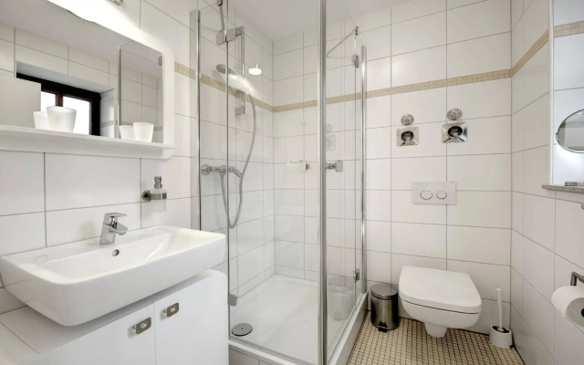 [R2b] Serviced Apartment