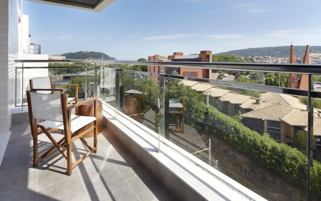 Gladys Attic Apartment by FeelFree Rentals