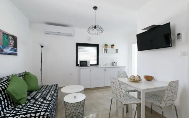Beach View Apartments And Studio