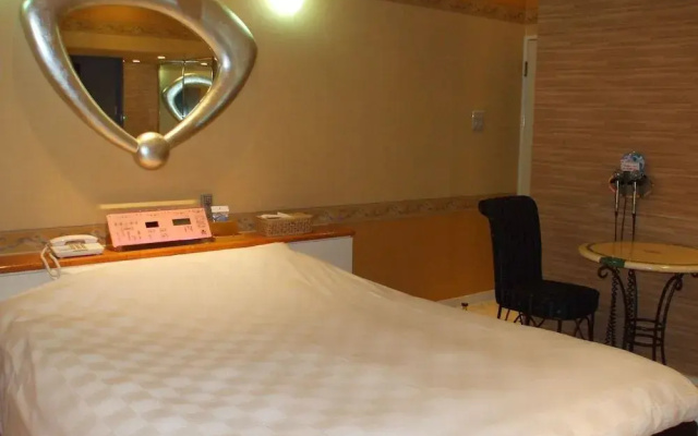 Hotel Large