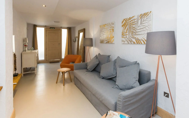 Y Hostel - Albergue Juvenil