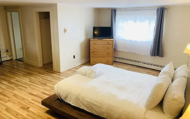Lancaster Motor Inn