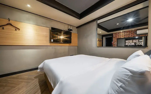 Sangbong Hotel Bus