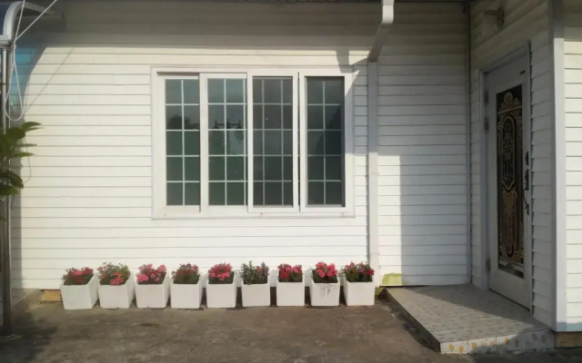 Geoje Ton Ton Guesthouse