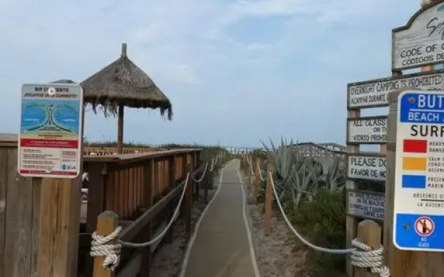 Steps To The Beach/Pet Friendly