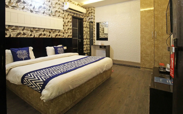 JK Hotel By OYO Rooms