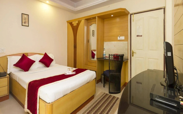 OYO 331 Hotel Skanda Shelters