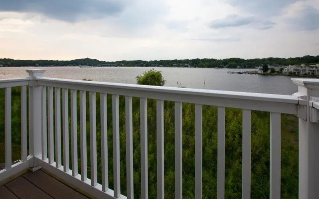 Swing Bridge Condo - Unit 10