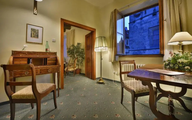 Hotel U Tri Pstrosu