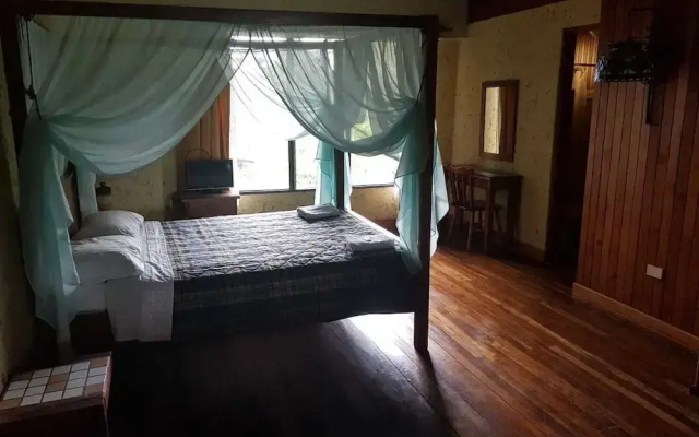 Hotel El Portico