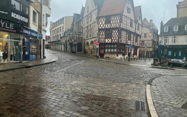 Petit F2 fonctionnel plein centre et proche gare