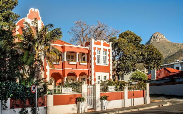 Отель The Villa Rosa Bed and Breakfast вид на фасад