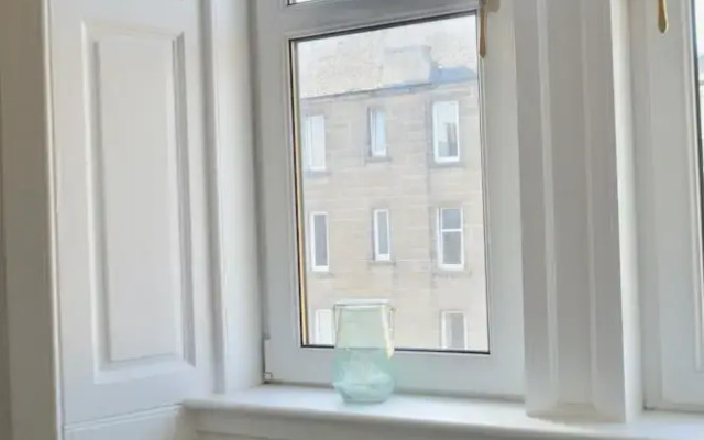 Modern 1 Bedroom Flat