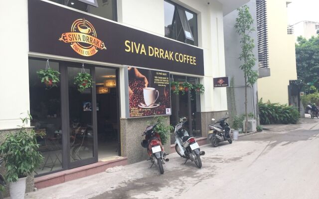 Апартаменты Granda Trung Hoa Apartment вид на фасад