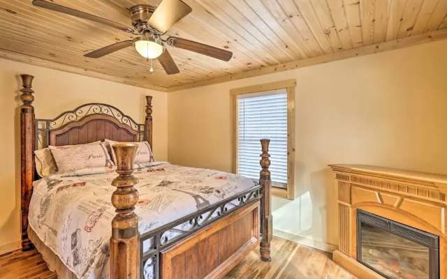 Quaint Appalachian Getaway ~ 2 Mi to Boone!