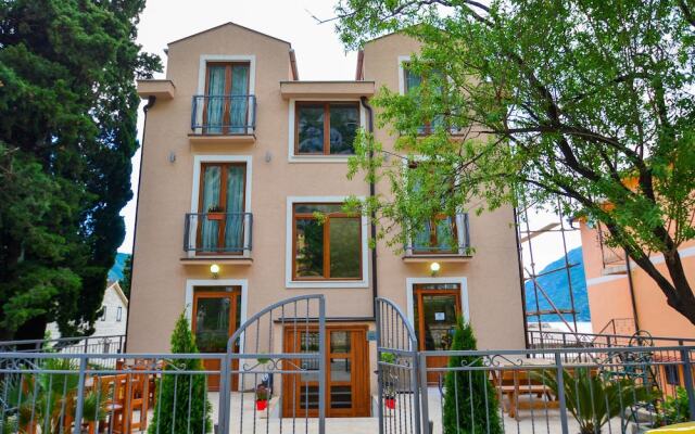 Апартаменты Bocche di Cattaro Apartments вид на фасад