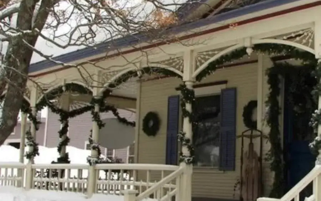 Rose Arbour Bed & Breakfast