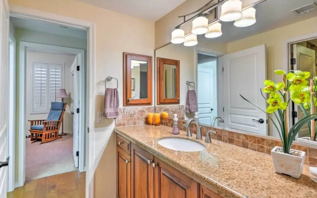 Pool, Balcony & Golf Course Views: Scottsdale Gem