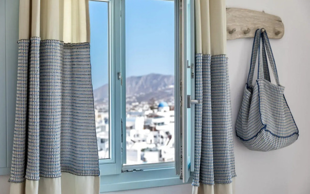 Blue Dolphins Apartments & Suites