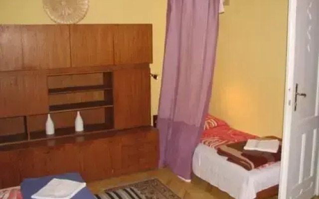 Yep! Hostel