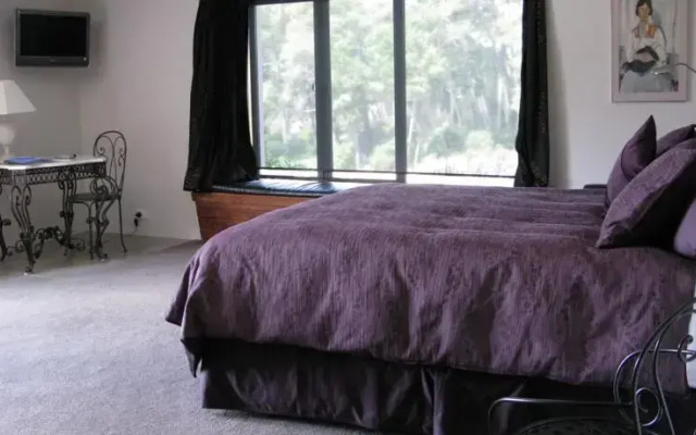 Rive Gauche B&B Lodge