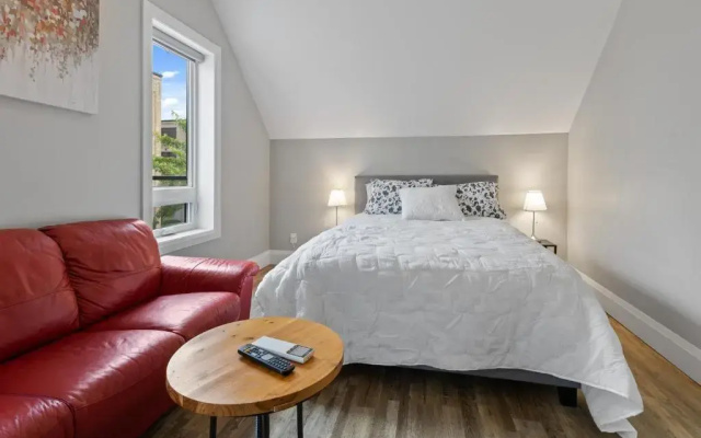Entire 3-Units Top-Floor Across From Google