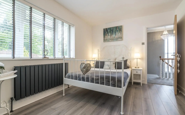 Mayfield House - 4 Bedroom House - Tenby