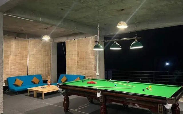 Flyscape Hostel