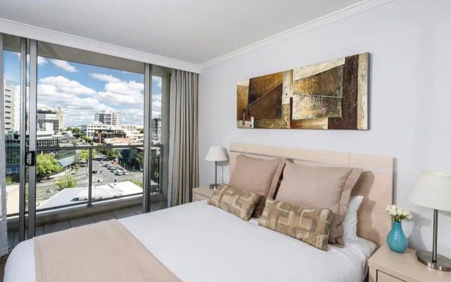 Oaks Brisbane Lexicon Suites