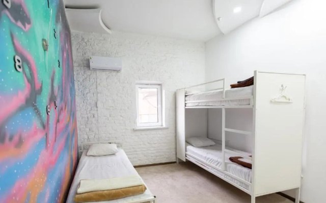 Light Hostel