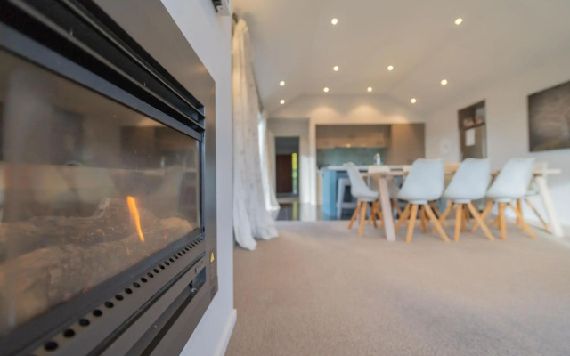Southland Sounds - Te Anau Holiday Home