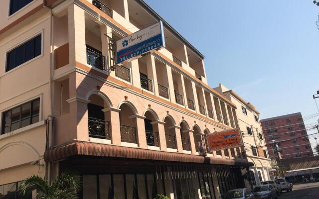 Отель Bombay Magic Suites вид на фасад