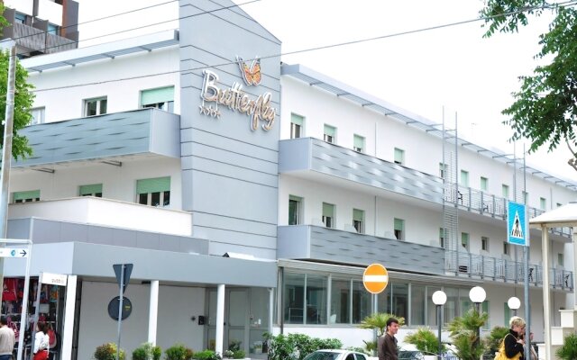 Hotel Butterfly Римини вид на фасад