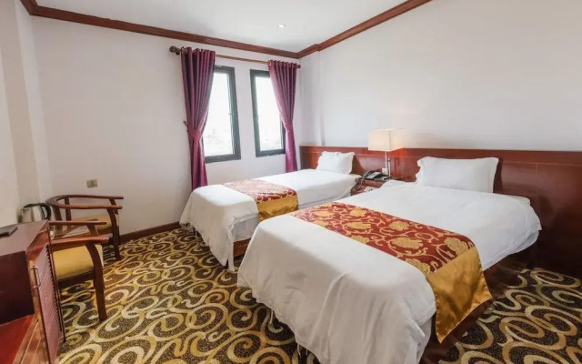 Hoang Trung Hotel