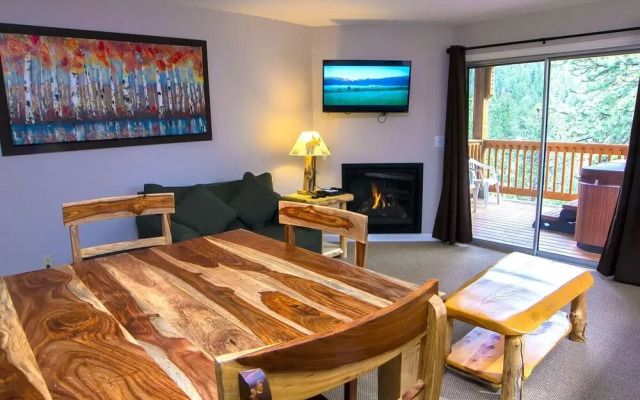 Fawn Valley Inn: 303