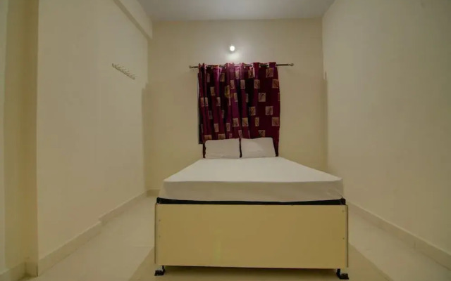 Spot On 38603 Niwant Lodge