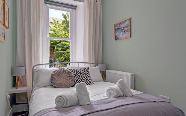 Stylish 2-bed Villa · Garden · Central Edinburgh