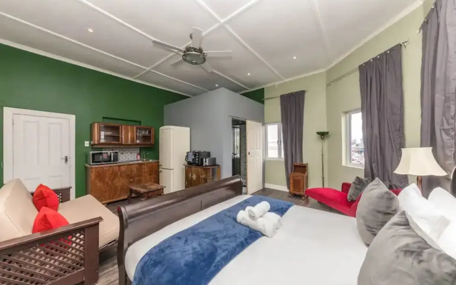 Central and Cosy 1 BD Studio Apartment in Woodstock