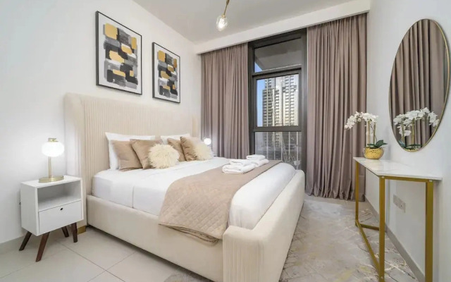 Delujo Stays – Burj Crown Collection