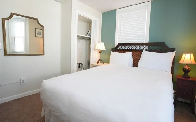 North Beach Hotel